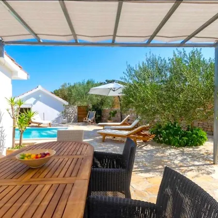 Sunny With Pool Island Brac * Dračevica