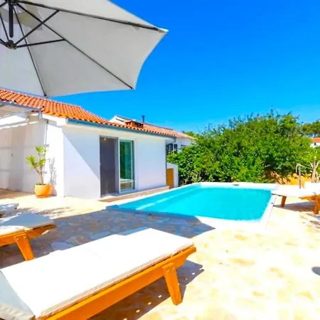 Sunny With Pool Island Brac * Dračevica